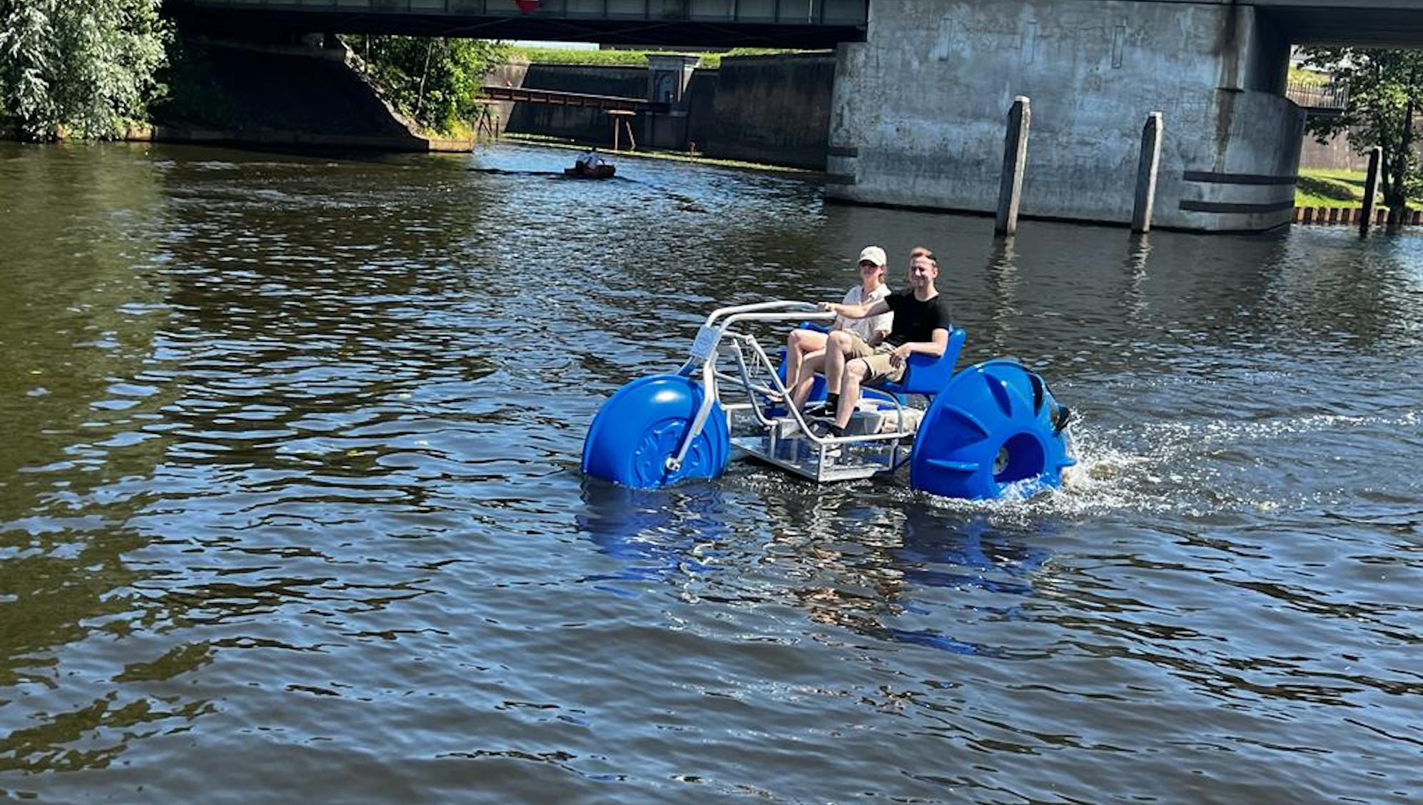 Waterfiets huren in Den Bosch